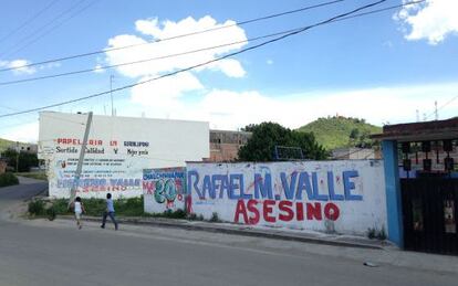 Graffiti accusing the Puebla government of the death of José Luis Tehuatle.