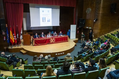 Coloquio por el aniversario de la Facultad de Filosofía y letras de la Complutense. 