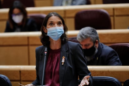 La ministra de Industria, Comercio y Turismo, Reyes Maroto, durante una sesión de control al Gobierno en el Senado este martes.