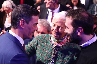 Pedro Sánchez; la presidenta del Banco Central Europeo, Christine Lagarde; y el ministro de Economía, Carlos Cuerpo, en Davos, el miércoles pasado.