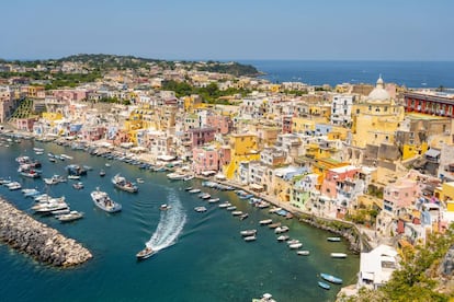 Vista de la ciudad italiana de Procida.