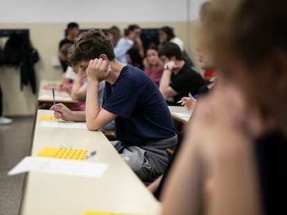 Estudiantes durante el examen de Selectividad, el año pasado.