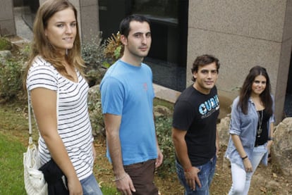 De izquierda a derecha, Fátima Lutfi (22 años), Álvaro Alcántara (22), Pablo García de la Rosa (21) y Claudia Ramos (22).