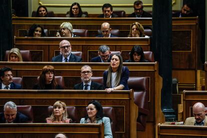 La portavoz de Junts, Miriam Nogueras, el pasado martes durante la votación en el Congreso sobre la tramitación de la ley de amnistía.