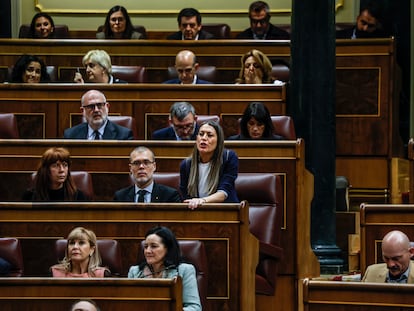 La portavoz de Junts, Miriam Nogueras, el pasado martes durante la votación en el Congreso sobre la tramitación de la ley de amnistía.