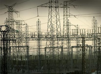 La liberalización de la electricidad afecta sobre toda a empresas y grandes consumidores y no tanto al particular.