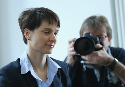 Frauke Petry, l&iacute;der de Alternativa para Alemania, en un encuentro con periodistas internacionales celebrado en Berl&iacute;n el lunes 22 de febrero. 