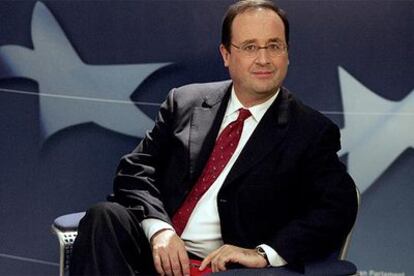 El secretario general de los socialistas franceses, François Hollande, ayer durante la entrevista.