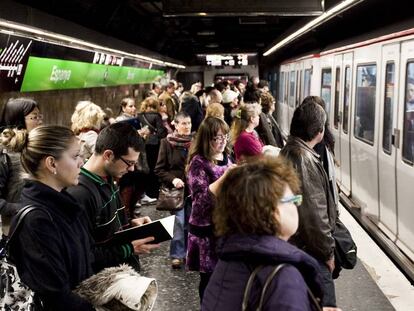 Tren de la Línea 3 del Metro de Barcelona, una de las líneas en las cuales se detectó amianto.