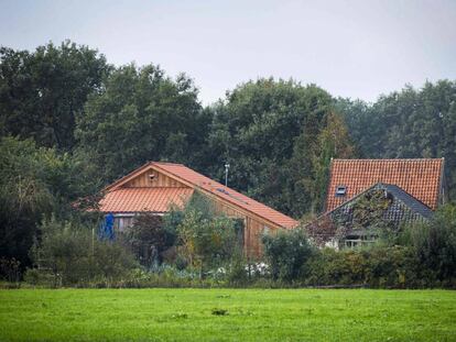 Fachada de la granja donde estaba recluida la familia, en la provincia holandesa de Drenthe. 