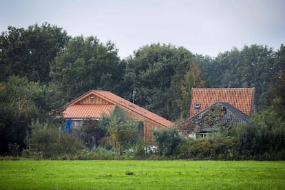Fachada de la granja donde estaba recluida la familia, en la provincia holandesa de Drenthe. 