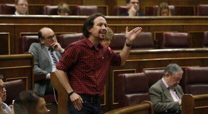 Podemos leader Pablo Iglesias addressing Congress at the last session of the current legislature.