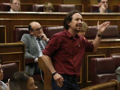 El líder de Podemos, Pablo Iglesias, durante su intervención en el Congreso de los Diputados en el último pleno de la XI Legislatura.