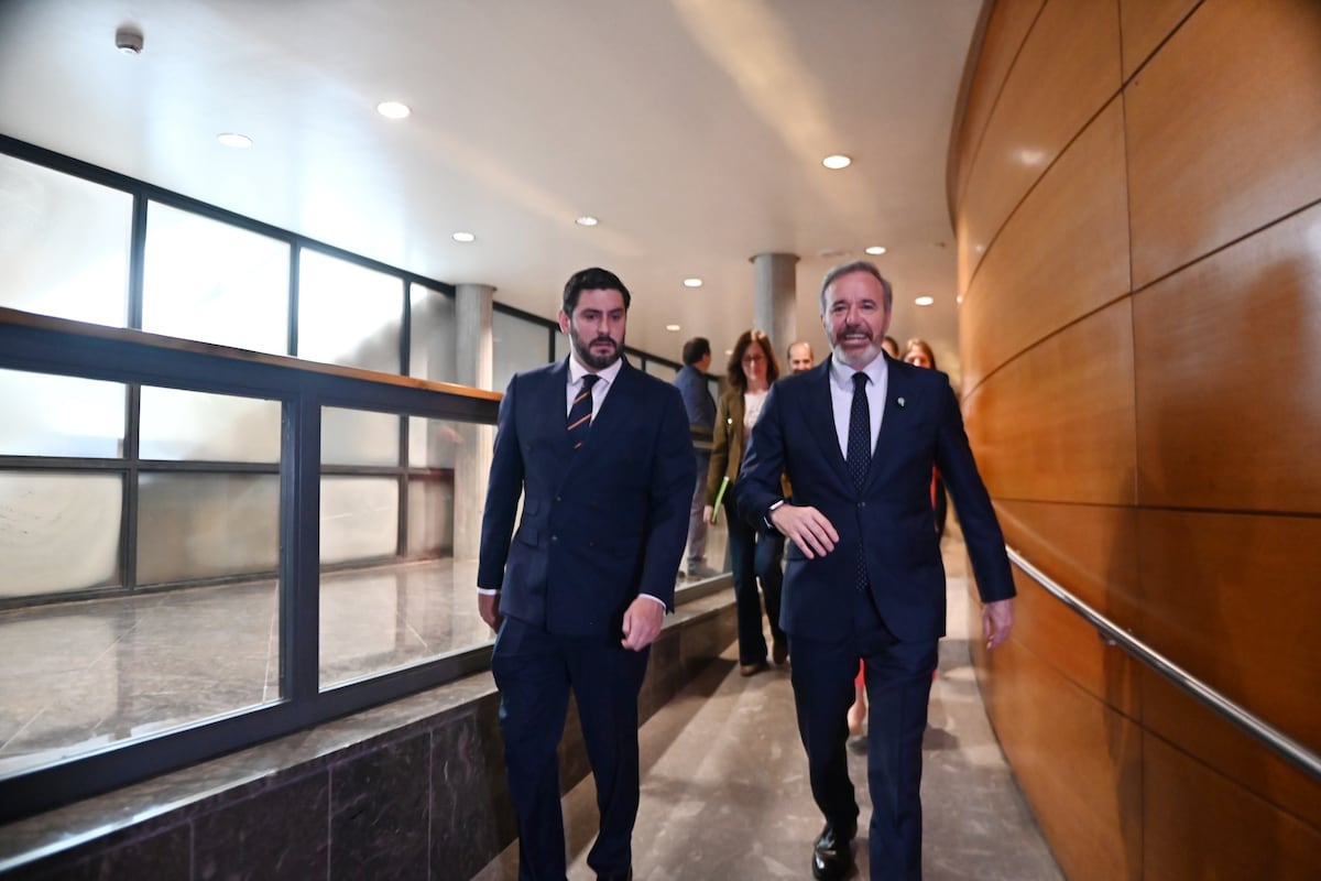 PP y Vox alcanzan un pacto de gobierno en Aragón que incorpora la “prioridad nacional” y da tres consejerías a los ultras