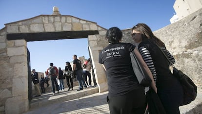 Extras for 'Game of Thrones' in Peñíscola on Monday.