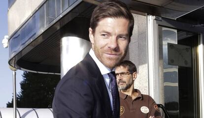 Xabi Alonso entra en la Audiencia, en octubre.