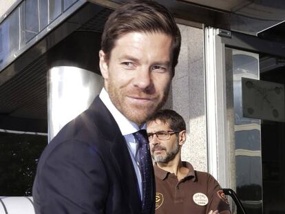 Xabi Alonso entra en la Audiencia, en octubre.