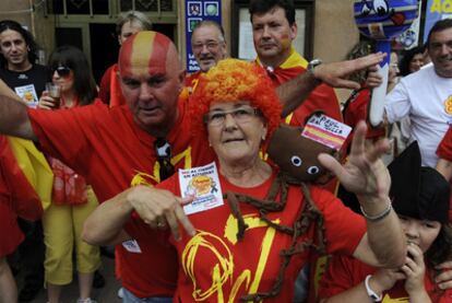 Aficionados de la Peña David Villa en Tuilla (Asturias)