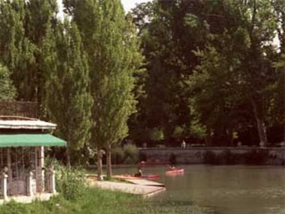 Imagen del río Tajo a su paso por Aranjuez en 2000.