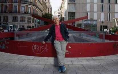 La histórica activista Boti García Rodrigo en la plaza de Pedro Zerolo, en 2017.