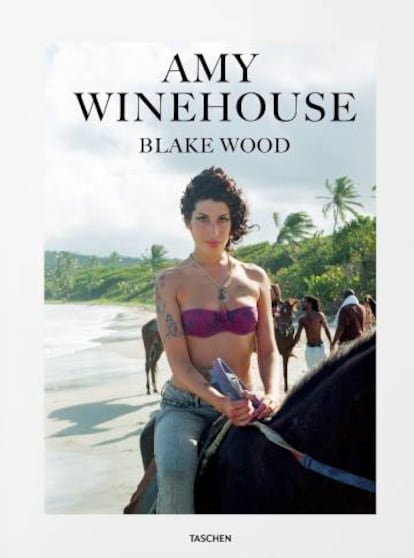 La cantante Amy Winehouse, en la portada del libro 'Amy Winehouse by Blake Wood'.
