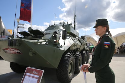 Un vehículo blindado de transporte militar, el pasado agosto en una exposición internacional de armamento en Kubinka, a las afueras de Moscú.