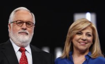 El cabeza de lista del PP a las elecciones europeas, Miguel Arias Ca&ntilde;ete, y la candidata socialista a las elecciones europeas, Elena Valenciano.