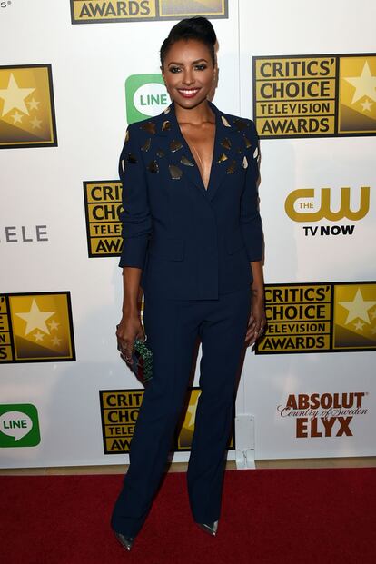 Kat Graham acudió con este traje de Escada otoño-invierno 2014 a los Critic's Choice TV Awards. La incluimos en la lista de esta semana por la originalidad que demostró su elección huyendo de los vestidos.