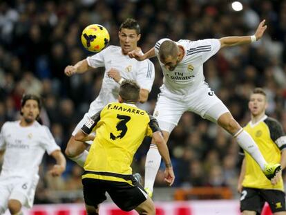 El Real Madrid busca tres importantes puntos en el estadio de El Sadar