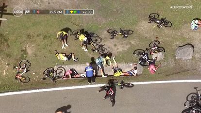 Captura de la caída en la cuarta etapa de la Itzulia. © Eurosport