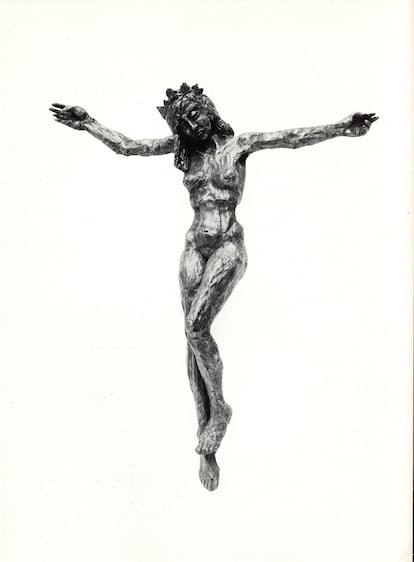 Crista (1975), obra de Edwina Sandys.