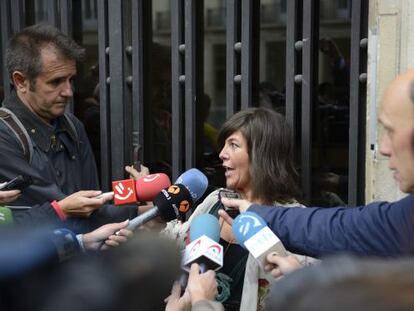 Nerea Llanos a la llegada a la sede del PP de Vitoria.