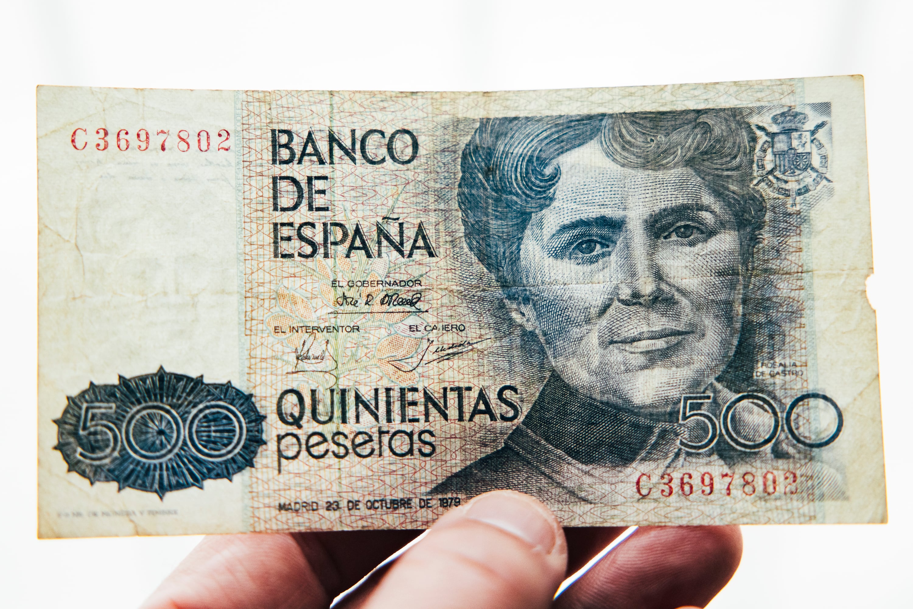 Billete de 500 pesetas con el rostro de Rosalía.