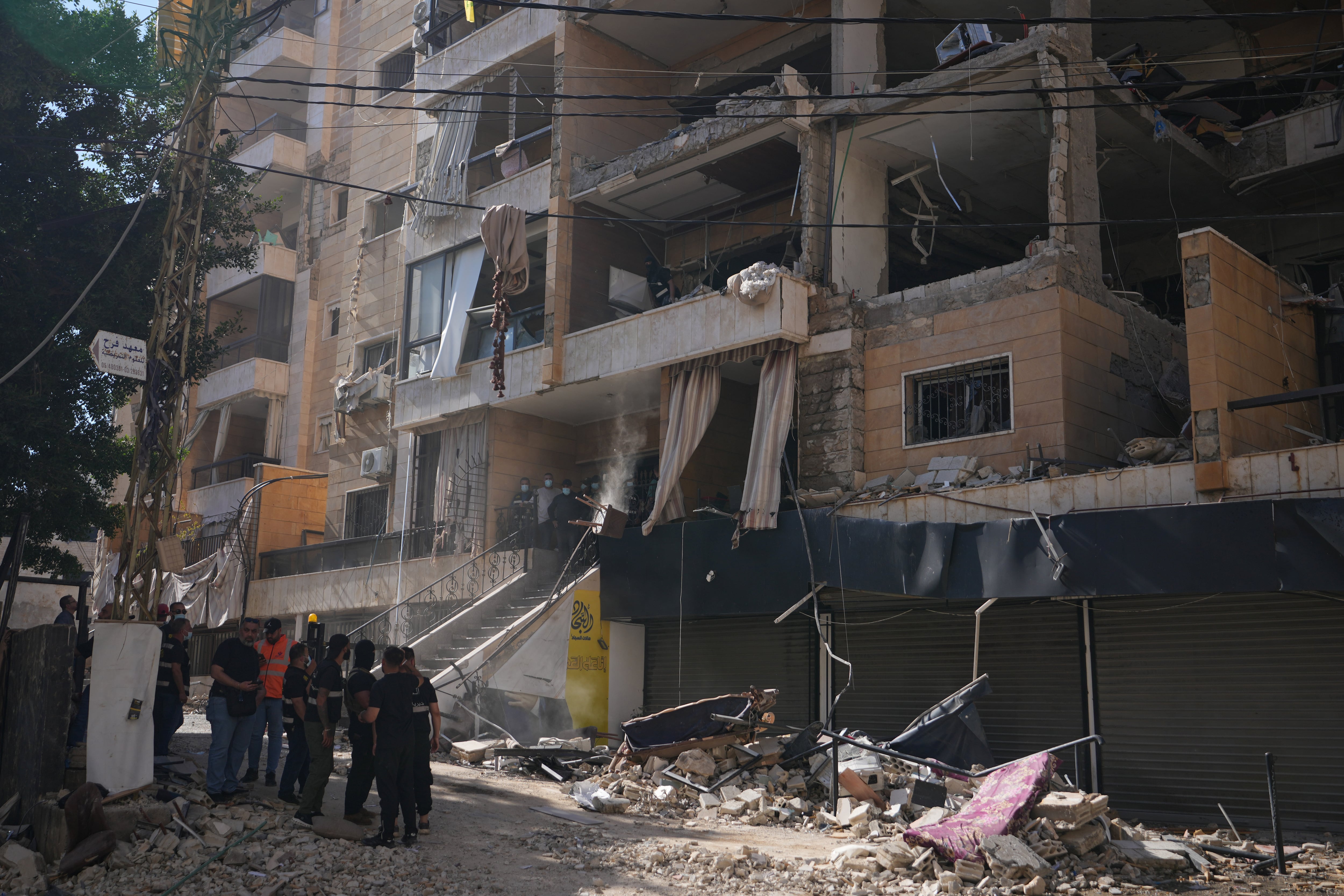 Israel bombardea los suburbios de Beirut pese a que Trump le