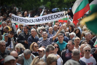 Protesta contra la adopción del euro en Sofía, Bulgaria, en la que se reclama la celebración de un referéndum, el pasado 31 de mayo.