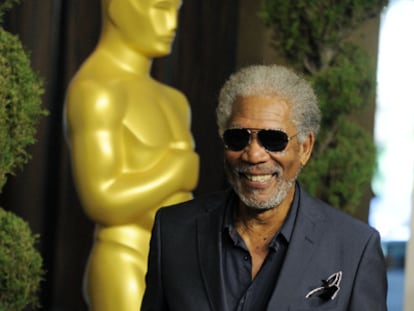 Morgan Freeman aún no se ha recuperado del accidente de tráfico que sufrió en agosto. El actor ha explicado a la revista <i>People</i> que todavía no puede mover la mano izquierda.  "Sufrí daño en los nervios y no ha mejorado. No puedo moverla", ha dicho el nominado al Oscar por su papel en <i>Invictus</i>.