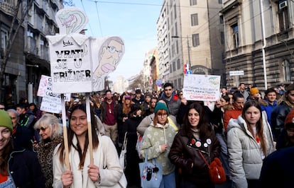 Asistentes a la manifestacin del pasado 5 de febrero en Belgrado.