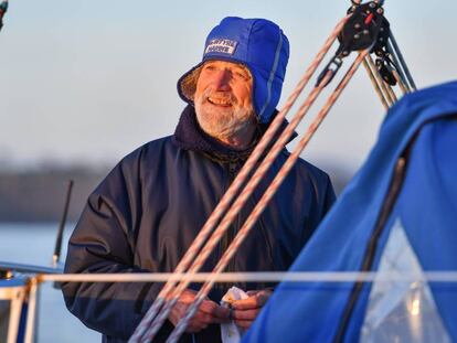 El francés Jean-Luc Van Den Heede, a su llegada Storm Bay, cerca de Hobart, en la isla de Tasmania.