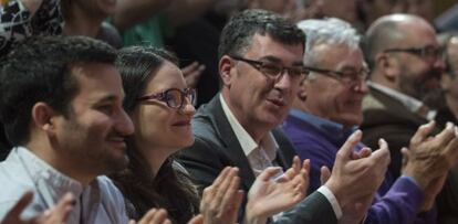 Mònica Oltra junto al resto de candidatos autonómicos y locales de Compromís en el acto de presentación.