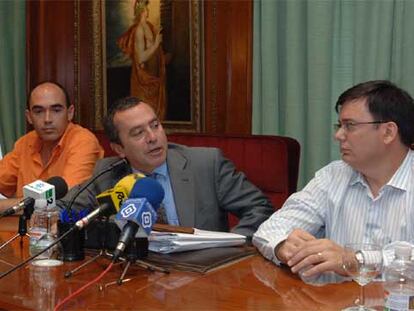 Eduardo Zorrilla, Diego Martín Reyes y Jorge Chacón, ayer en conferencia de prensa en Marbella.