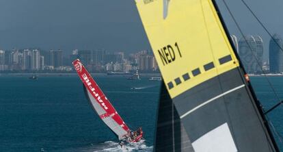 El Brunel trata de dar alcance al Mapfre en la llegada a Sanya.