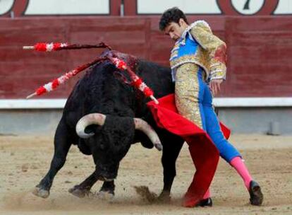 José Tomás por haciendo un trincherazo.