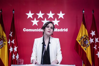 La Presidenta de la Comunidad de Madrid, Isabel Díaz Ayuso, comparece ante los medios de comunicación tras las informaciones sobre un supuesto espionaje a su entorno familiar.