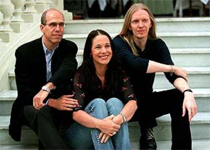 De izquierda a derecha, Jeffrey Katznberg, Vicky Jenson y Andrew Adamson, en Madrid.