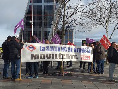 Concentración de trabajadores de Metro  de Madrid ante los juzgados de Plaza Castilla.