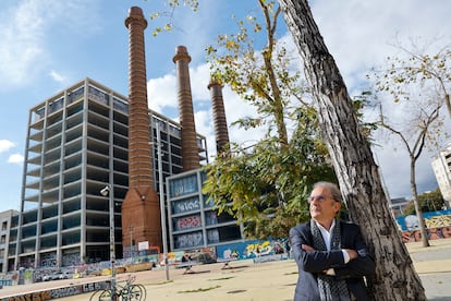 El periodista i escriptor Andreu Claret al barri del Poble-sec