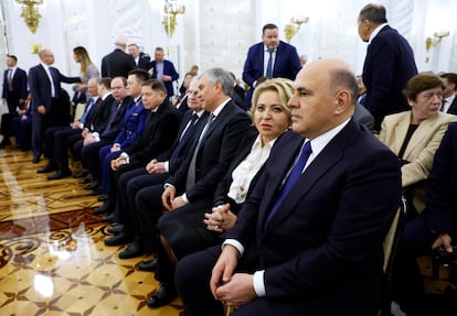 La presidenta del Senado ruso, Valentina Matviyenko, segunda por la derecha, durante la ceremonia de adhesión de los territorios ucranios, el 30 de septiembre en Moscú.