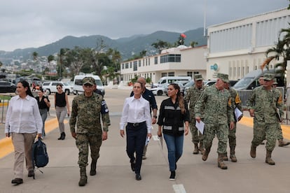 Claudia Sheinbaum presidenta de México durante su visita áreas dañadas por el huracán John en Acapulco, México, el 2 de octubre de 2024.