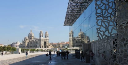 Catedral de Santa María la Mayor, junto al MuCEM.