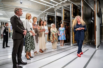 Visita de la reina Máxima y los consortes de los líderes de la OTAN a Depot, un almacén de arte que funciona como depósito para las 155.000 obras del museo Boijmans van Beuningen.